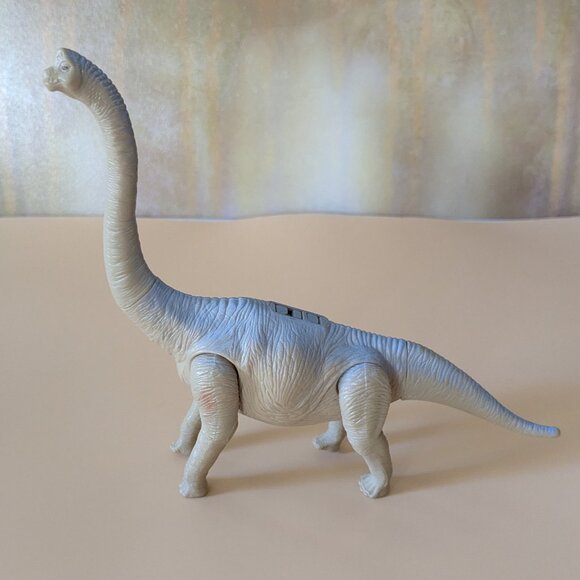 6 Toy Dinosaurs - Picture 13 of 16